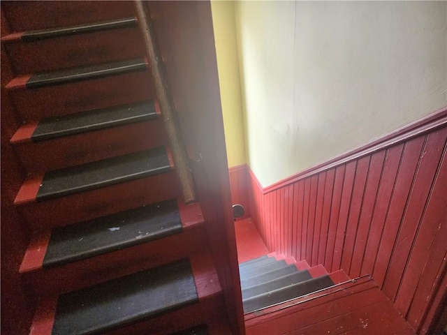 95 Congress Ave, Providence, RI 02907 - stairway with a wainscoted wall