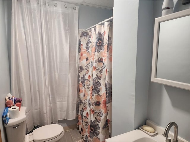 95 Congress Ave, Providence, RI 02907 - full bath featuring toilet, a sink, and a shower with curtain