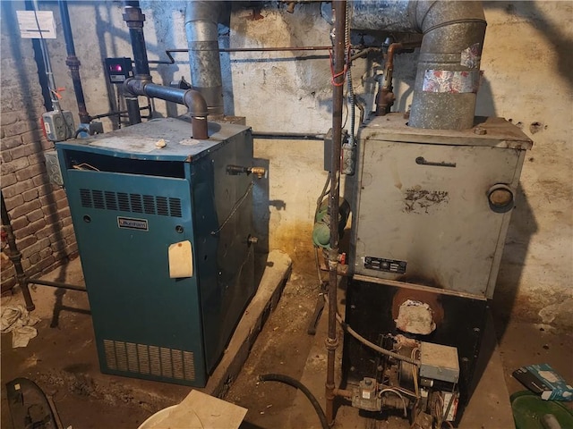 95 Congress Ave, Providence, RI 02907 - utilities featuring a heating unit and heating unit
