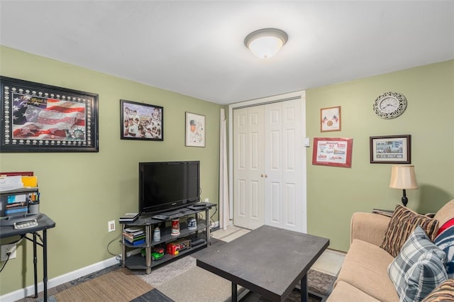 4 Aberdeen St, West Warwick, RI 02893 - living room with baseboards