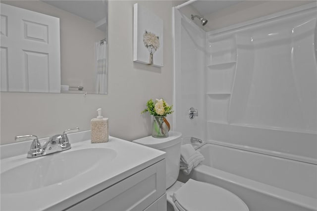 120 Aspinet Dr, Warwick, RI 02888 - bathroom featuring toilet, vanity, and shower / tub combo with curtain