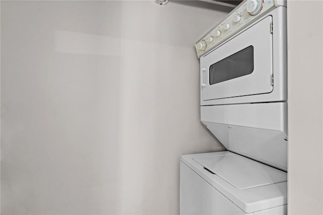 888 Plainfield Pike, Coventry, RI 02827 - laundry area with stacked washing machine and dryer