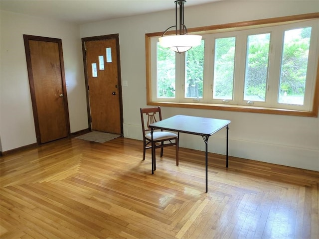 13 Ivy Pl, Lincoln, RI 02865 - foyer entrance featuring baseboards
