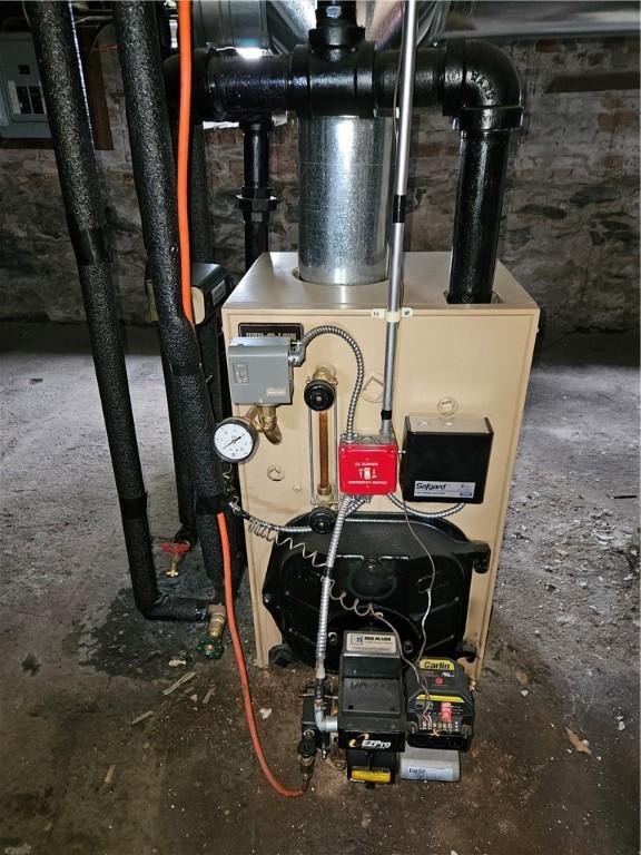 29 Arthur St, Warwick, RI 02888 - utilities featuring a heating unit