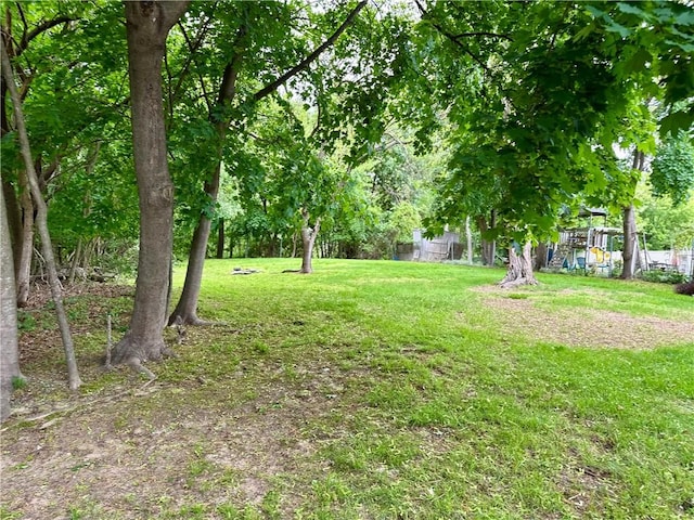 3 Jefferson St, Warwick, RI 02888 - view of grassy yard