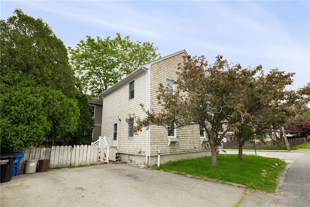 40 Atlantic St, Newport, RI 02840 - view of side of property