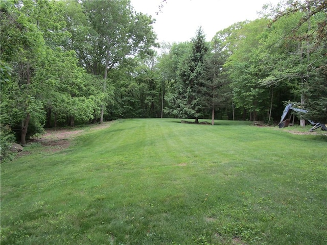524 Middle Rd, East Greenwich, RI 02818 - view of grassy yard