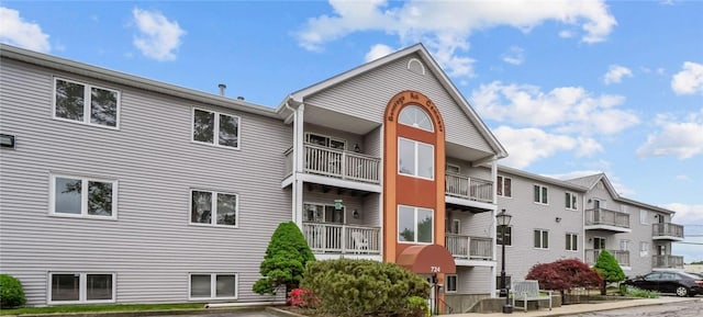 724 Beverage Hill Ave Unit 304, Pawtucket, RI 02861 - view of building exterior