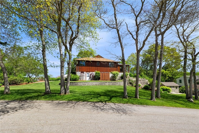 11 Cove Rd, Narragansett, RI 02882 - view of front of home featuring a front lawn