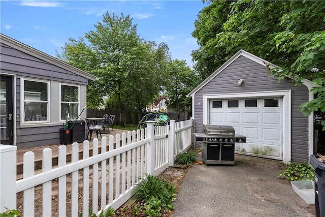 58 Edgemere Rd, Pawtucket, RI 02861 - detached garage with asphalt driveway