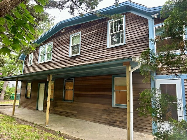 18 Railroad Ave, South Kingstown, RI 02892 - view of front of property with covered porch