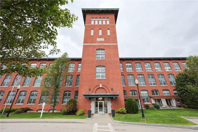 1 Tupperware Dr Unit 121, North Smithfield, RI 02896 - view of building exterior