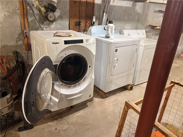 85 Plainfield Pike, Foster, RI 02825 - laundry room featuring washing machine and dryer
