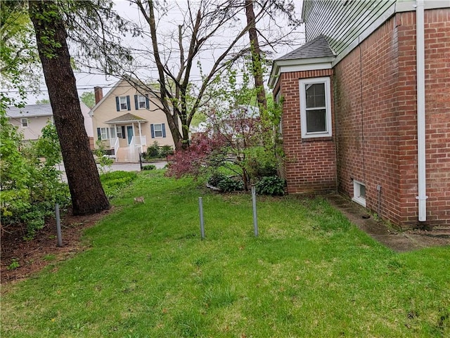 33 Zella St, Providence, RI 02908 - view of green lawn