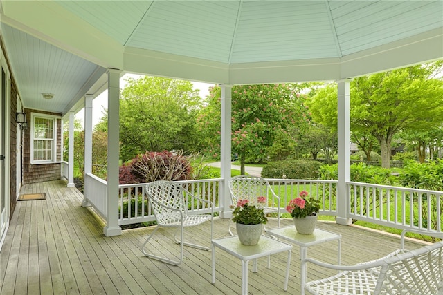 576 W Main Rd, Little Compton, RI 02837 - view of porch