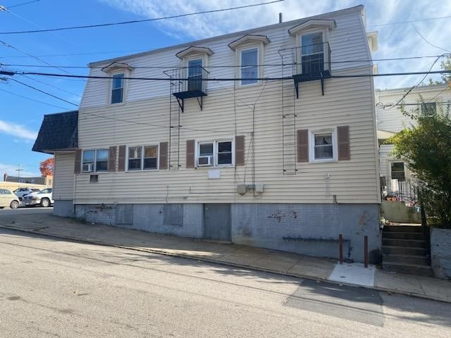 118 Brookside Ave, West Warwick, RI 02893 - view of side of home