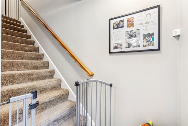 121 Greenbush Rd, Warwick, RI 02818 - view of staircase