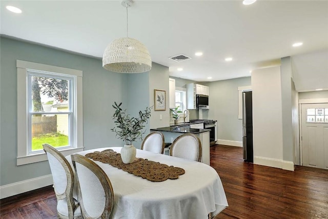 101 Knollwood Ave, Cranston, RI 02910 - dining room with dark wood-style flooring, baseboards, and recessed lighting