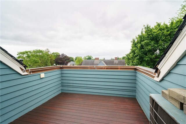 1291 Narragansett Blvd Unit 6, Cranston, RI 02905 - view of wooden deck