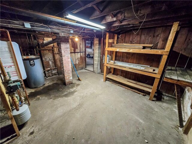 106 Baxter St, Pawtucket, RI 02861 - unfinished below grade area with water heater
