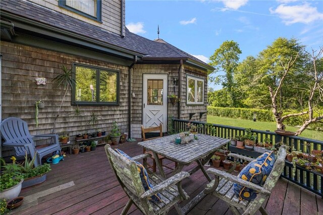 130 Highland Rd, Tiverton, RI 02878 - deck with outdoor dining area