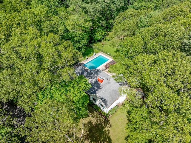 8 Westgate Rd, Cumberland, RI 02864 - view of subject property featuring a pool