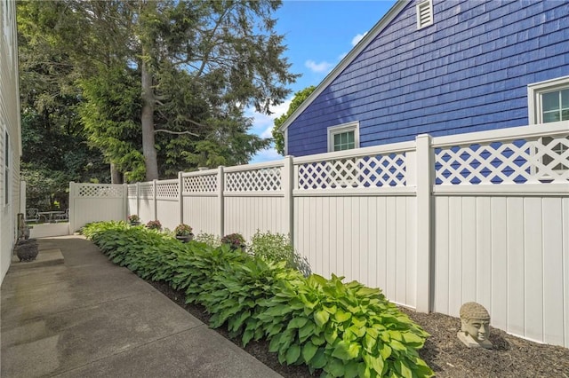 25 King Philip Rd, Pawtucket, RI 02861 - view of yard
