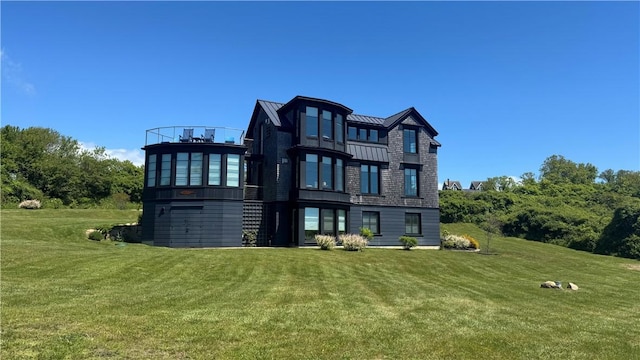 1448 Mohegan Trl, Block Island, RI 02807 - back of property with a yard