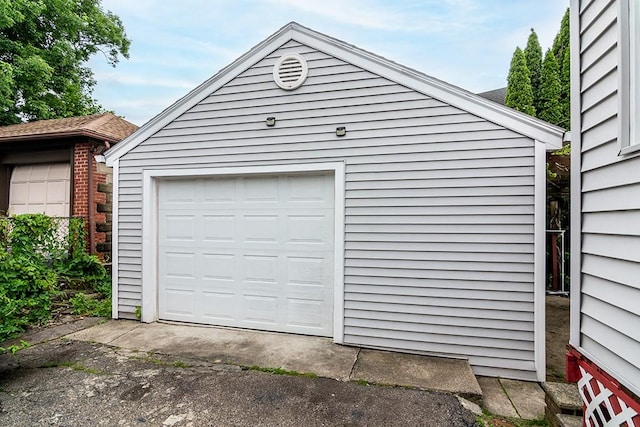 85 Herschel St, Providence, RI 02909 - detached garage with asphalt driveway