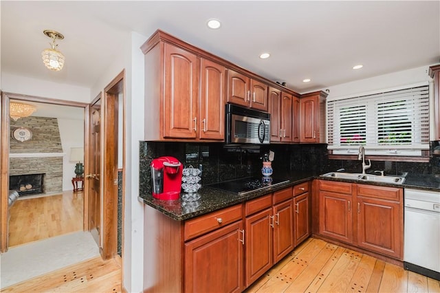 129 Lawrence Dr, Portsmouth, RI 02871 - photo 22