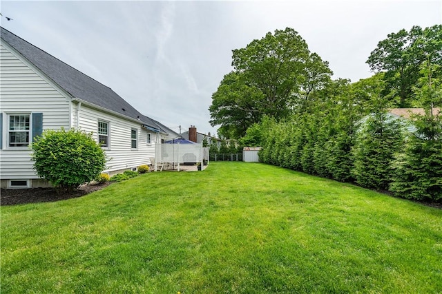 170 Pilgrim Pkwy, Warwick, RI 02888 - view of yard