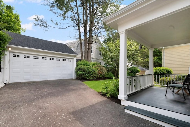 47 Lyndhurst Ave, Providence, RI 02908 - garage with a porch