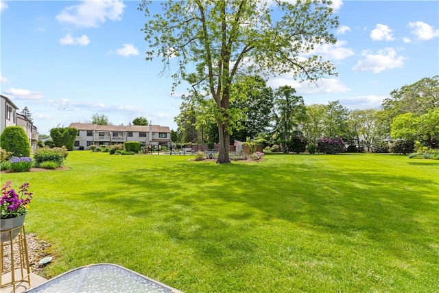 30 Sweet Meadow Ct Unit 15, Narragansett, RI 02882 - view of grassy yard