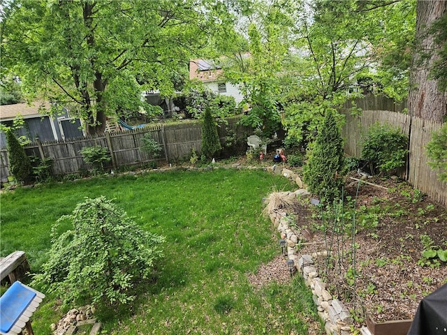 5 Martin St, Coventry, RI 02816 - view of yard