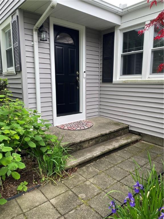 11 Laurelhurst Rd, Cranston, RI 02920 - view of entrance to property