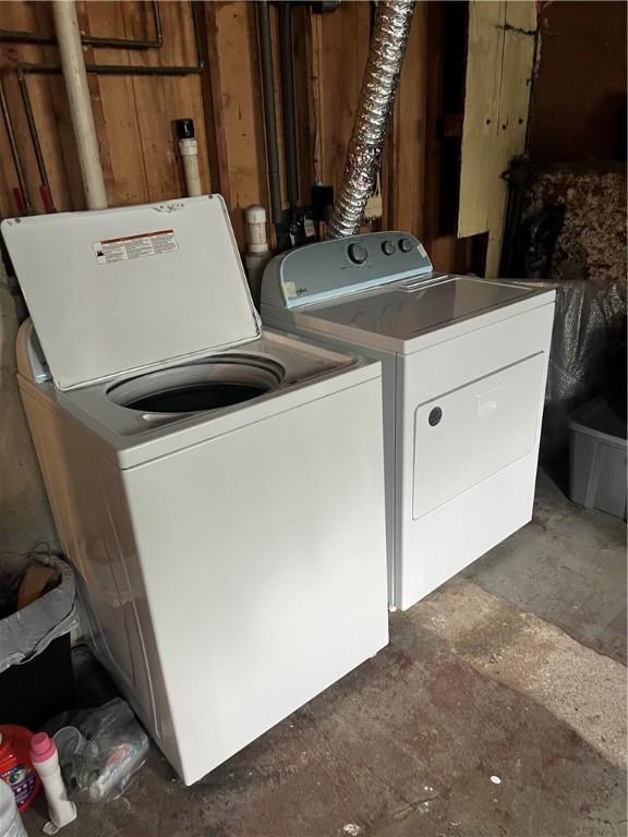 1097 Pontiac Ave, Cranston, RI 02910 - laundry area with washing machine and dryer