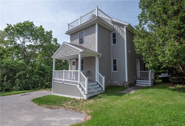 126 Hilton St, Tiverton, RI 02878 - view of front of property with a porch and a front lawn