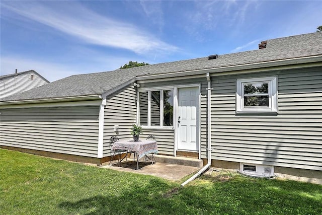 23 Robert Cir, Cranston, RI 02905 - rear view of property with a lawn