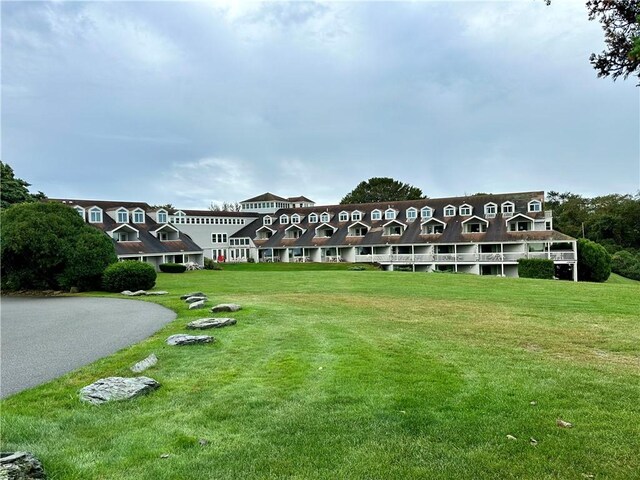 65 Ridge Rd Unit T11/W38, Newport, RI 02840 - view of property's community featuring a lawn