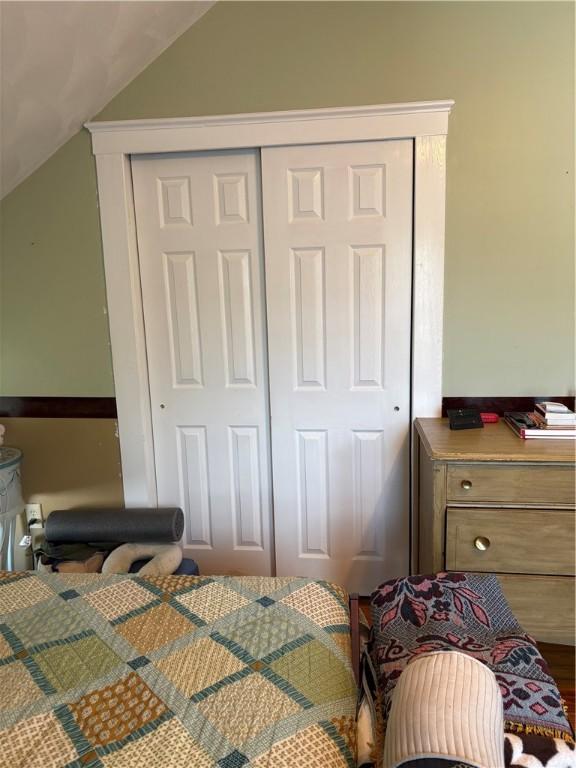 15 Villa Ave, Cranston, RI 02905 - bedroom featuring lofted ceiling and a closet