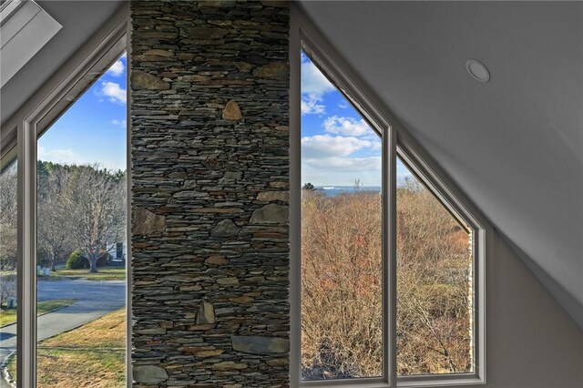 8 J H Dwyer Dr, Middletown, RI 02842 - detailed view