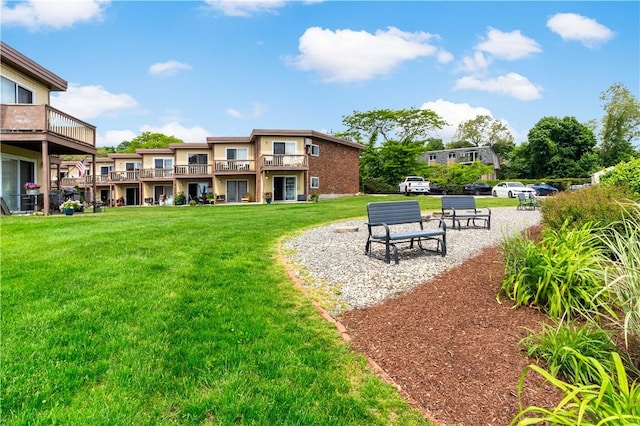 3940 Post Rd Unit 30, Warwick, RI 02886 - view of property's community featuring a yard