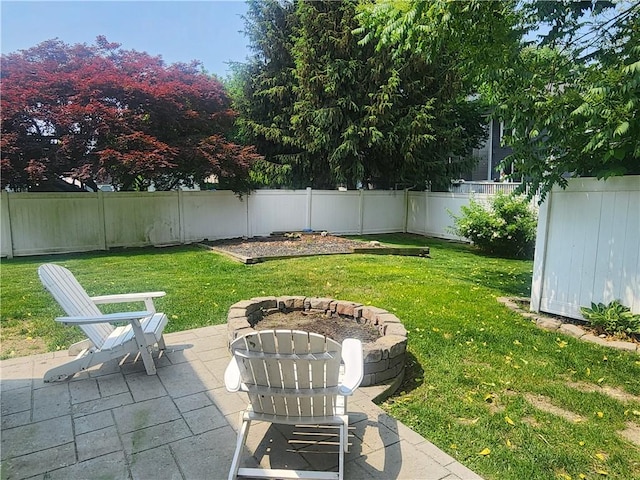49 Wine St, Cranston, RI 02920 - view of yard featuring a patio