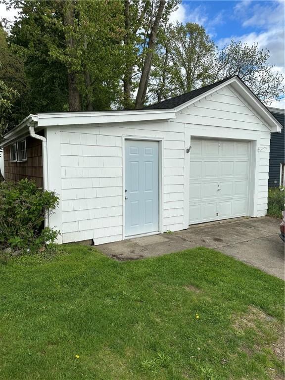 53 Wampanoag Trl, East Providence, RI 02915 - detached garage featuring concrete driveway