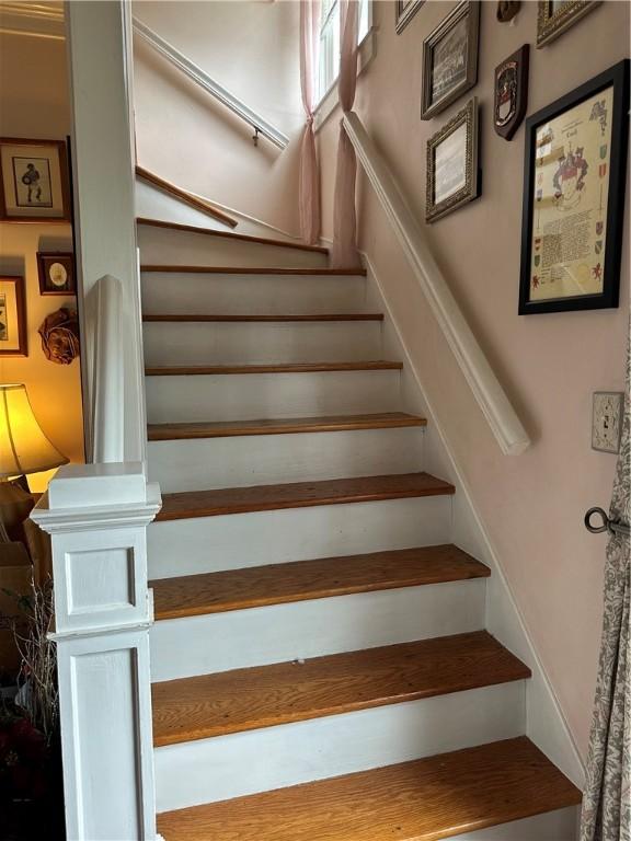 53 Wampanoag Trl, East Providence, RI 02915 - view of stairs