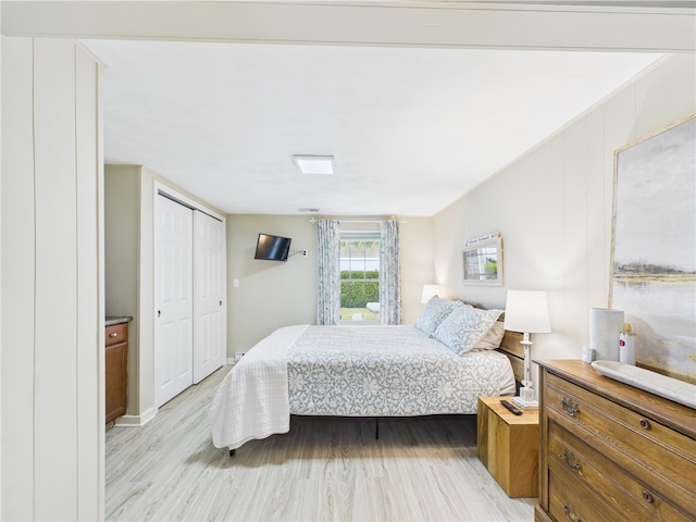 6 Dolphin Rd, Narragansett, RI 02882 - bedroom featuring light wood-style flooring and a closet