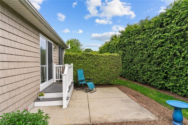 5 Leighas Ln, Coventry, RI 02816 - view of patio