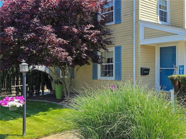 369 Vine St, Pawtucket, RI 02861 - view of side of home with a yard