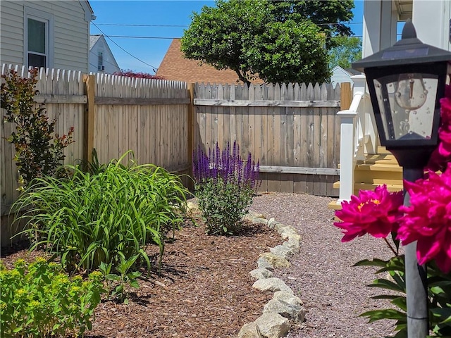 369 Vine St, Pawtucket, RI 02861 - view of yard
