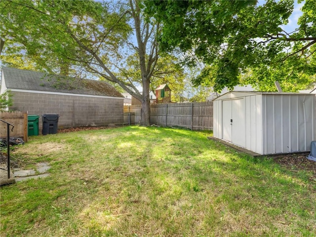 25 Community Rd, Warwick, RI 02889 - view of yard